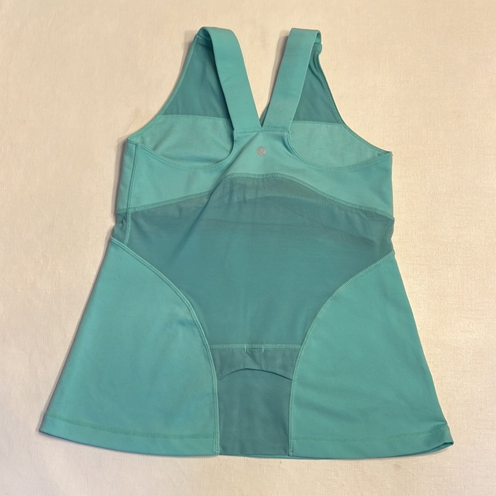 Lululemon Tank wet dry warm - Picture 4 of 5